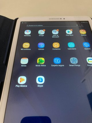 Tablet Samsung T-585 Blanca con Funda Azul