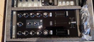 Traktor Kontrol Z1 y X1 DJ Controller