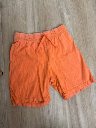 Pantalón corto naranja talla 140