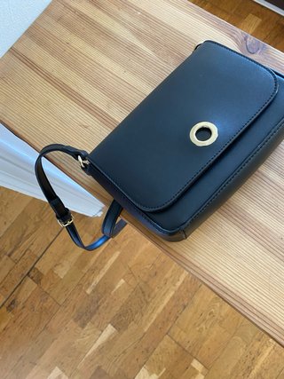 Bolso pequeño negro Pull&Bear