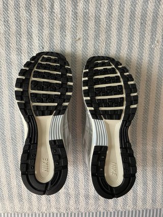 Nike P6000 plateadas talla 40