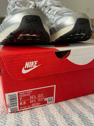 Nike P6000 plateadas talla 40