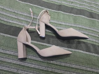 Zapatos tacón beige T42