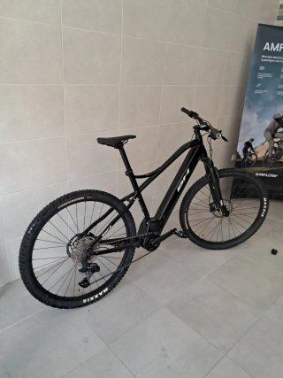 BH Atom 29 PRO 720WH