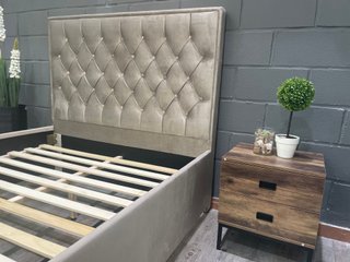Cama Matrimonial Terciopelo Beige