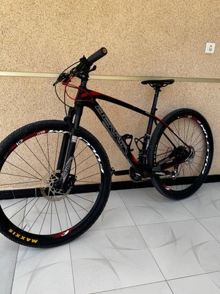 Berria Bravo - Cuadro Carbono