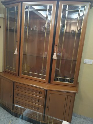 Armario tocador de madera y cristal