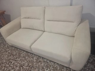 Sofá beige 2.05m x 0.9m
