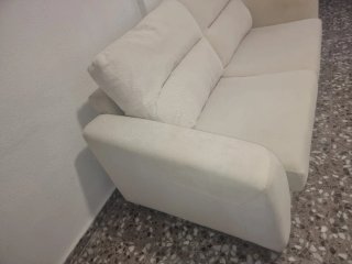 Sofá beige 2.05m x 0.9m