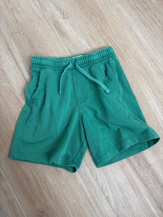 Pantalón corto verde Talla 116