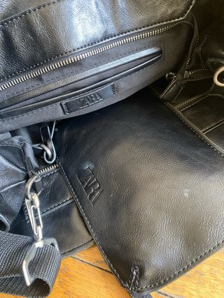 Bolso Zara Negro + Pouch
