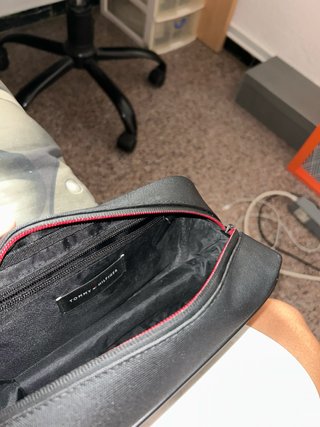 Bolso neceser Tommy Hilfiger negro