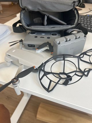 DJI Mini 2 + 3 Baterías + Protector + estuche
