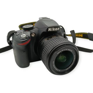 CAMARA NIKON D3200 CON OBJETIVO 18-55MM VR CON FUNDA + BATERIA + BATERIA