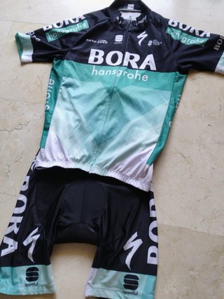 Conjunto Ciclismo BORA hansgrohe y SKY
