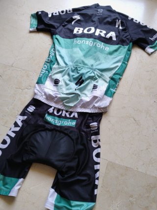 Conjunto Ciclismo BORA hansgrohe y SKY