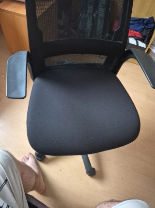 Silla de oficina ergonómica negra