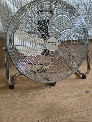 Ventilador Taurus Metálico Plateado