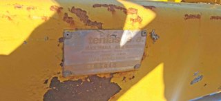 2 Palas Tenias con anclajes y cazo de 1,50 metros.