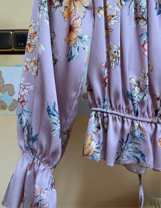 Blusa floral manga larga