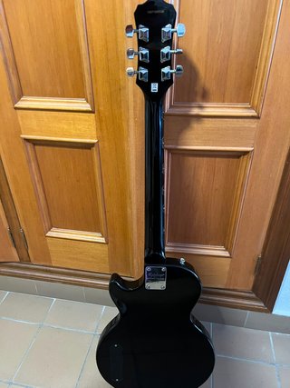 Guitarra Eléctrica Epiphone Junior+ Amplificador