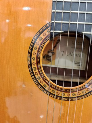 GUITARRA CLASICA PARA ESTUDIO Y PROFESIONAL J.ALVAREZ + FUNDA