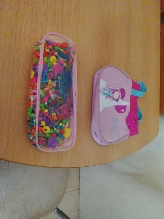 Bolso niña y abalorios para pulseras
