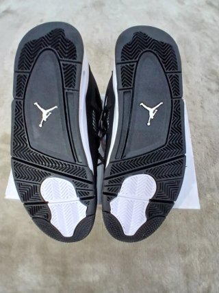 Zapatillas Jordan Negras y Blancas