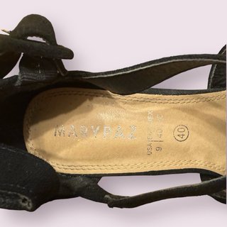 Tacones negros con plataforma Marypaz