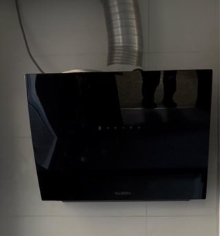 Campana extractora negra