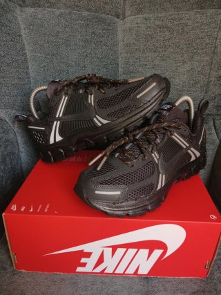 Zapatillas Nike Negras y Grises
