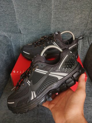 Zapatillas Nike Negras y Grises