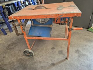 Mesa Sierra Circular Ducher