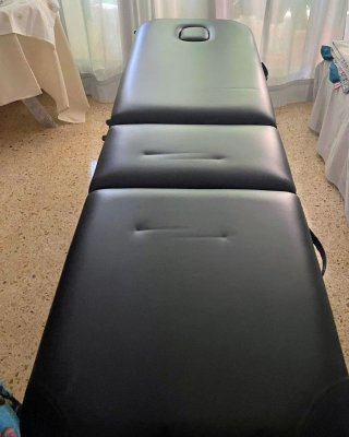 Camilla masaje estructura de madera.