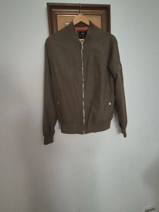Cazadora Bomber Bershka Verde Oliva Talla M