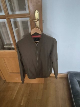 Cazadora Bomber Bershka Verde Oliva Talla M
