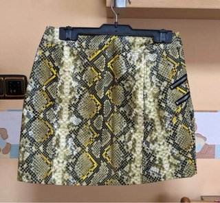 Falda cuero estampado serpiente