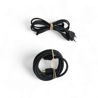 CONSOLA PS4 SLIM 1TB CON CABLES