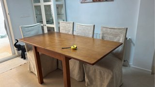 Mesa de comedor de madera
