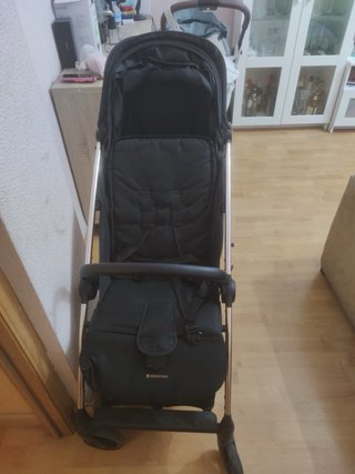 Silla de paseo Kikka Boo negra