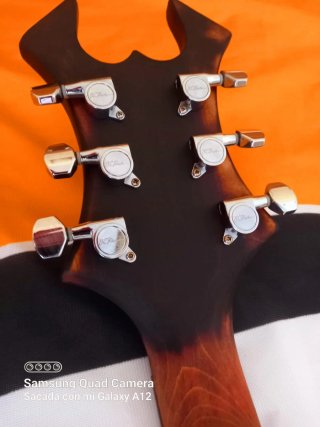 Guitarra Eléctrica BC Rich Warlock Seymour Duncan