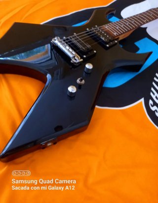Guitarra Eléctrica BC Rich Warlock Seymour Duncan