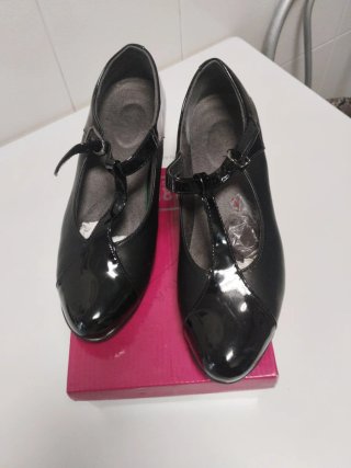 Zapatos negros T-Strap Talla 39