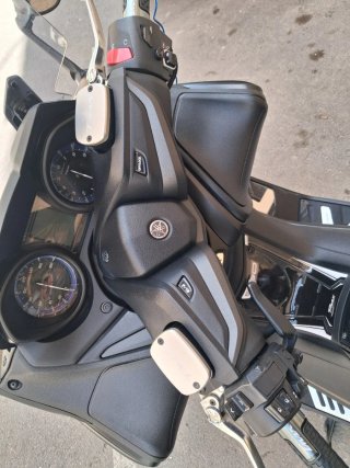 Tapa líquido freno Tmax Yamaha
