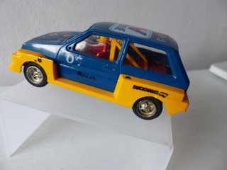 MG METRO SCALEXTRIC ( AMARILLO Y AZUL )