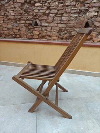 Mesa redonda Teca + 4 sillas plegables