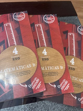 Libros matemáticas 4 eso, los 3 trimestres.