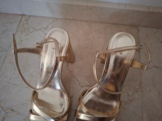 Sandalias doradas tacón plataforma talla 39