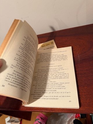 Libro RTV 21 La Señorita de Trevélez - Carlos Arni