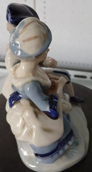Statuina Porcellana Capodimonte Coppia